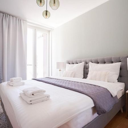 Exclusive 2-Bedroom Condo With Pool & Balcony Виена Екстериор снимка
