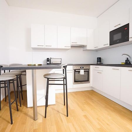 Exclusive 2-Bedroom Condo With Pool & Balcony Виена Екстериор снимка