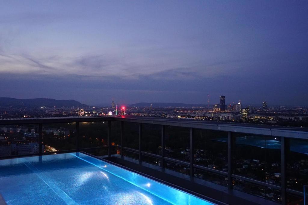 Exclusive 2-Bedroom Condo With Pool & Balcony Виена Екстериор снимка
