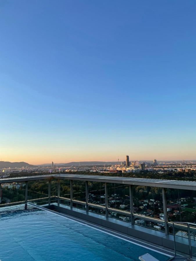 Exclusive 2-Bedroom Condo With Pool & Balcony Виена Екстериор снимка